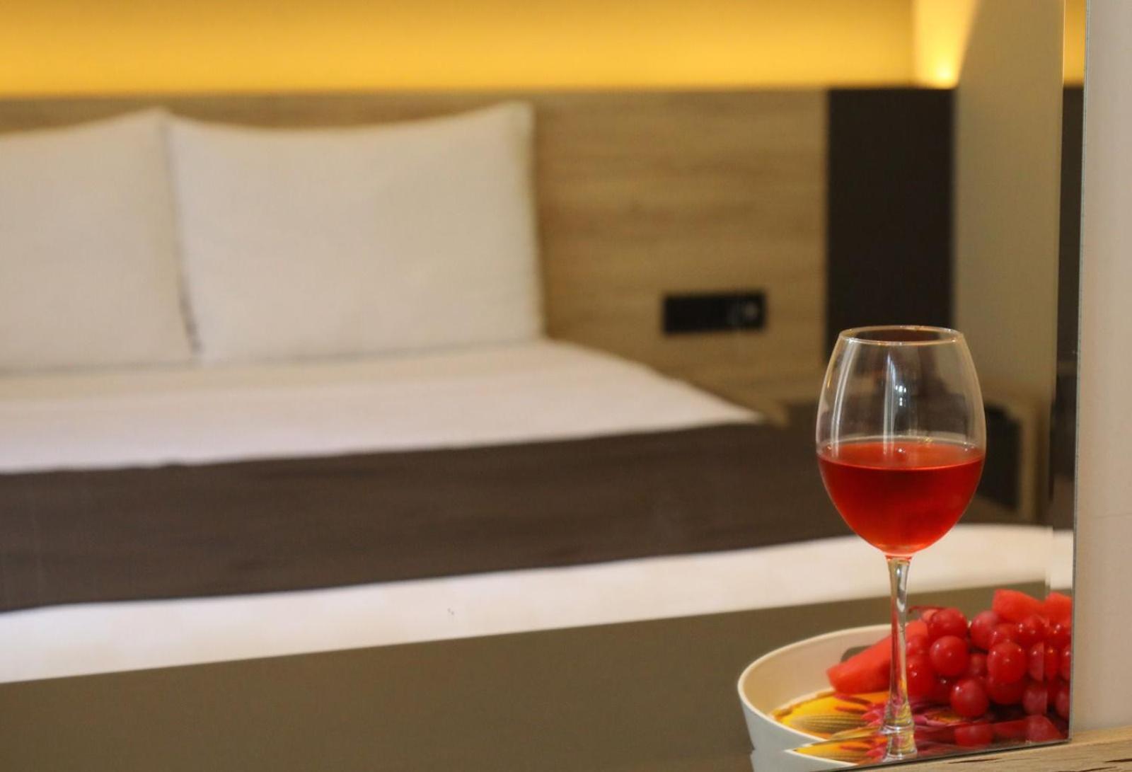 Grand Faik Hotel Cesme Exterior photo